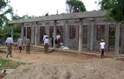 アピィンイェーサイ小学校：新規学校舎建設（70％ 終了）