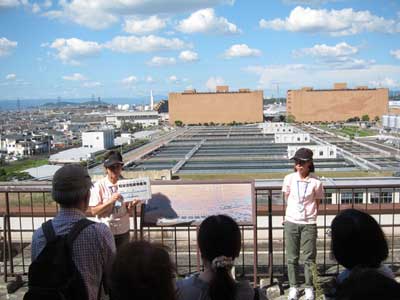 大阪広域水道企業団・村野浄水場で説明を受ける参加者